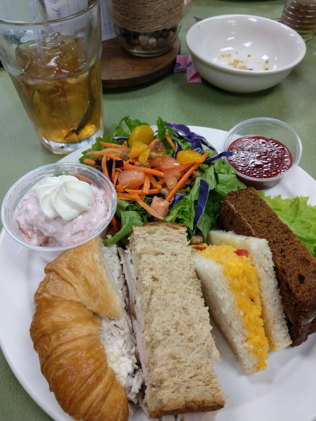 The Charleston Tea Room & Cafe | cafe | 154 S Friendswood Dr, Friendswood, TX 77546, USA | 2819928327 OR +1 281-992-8327