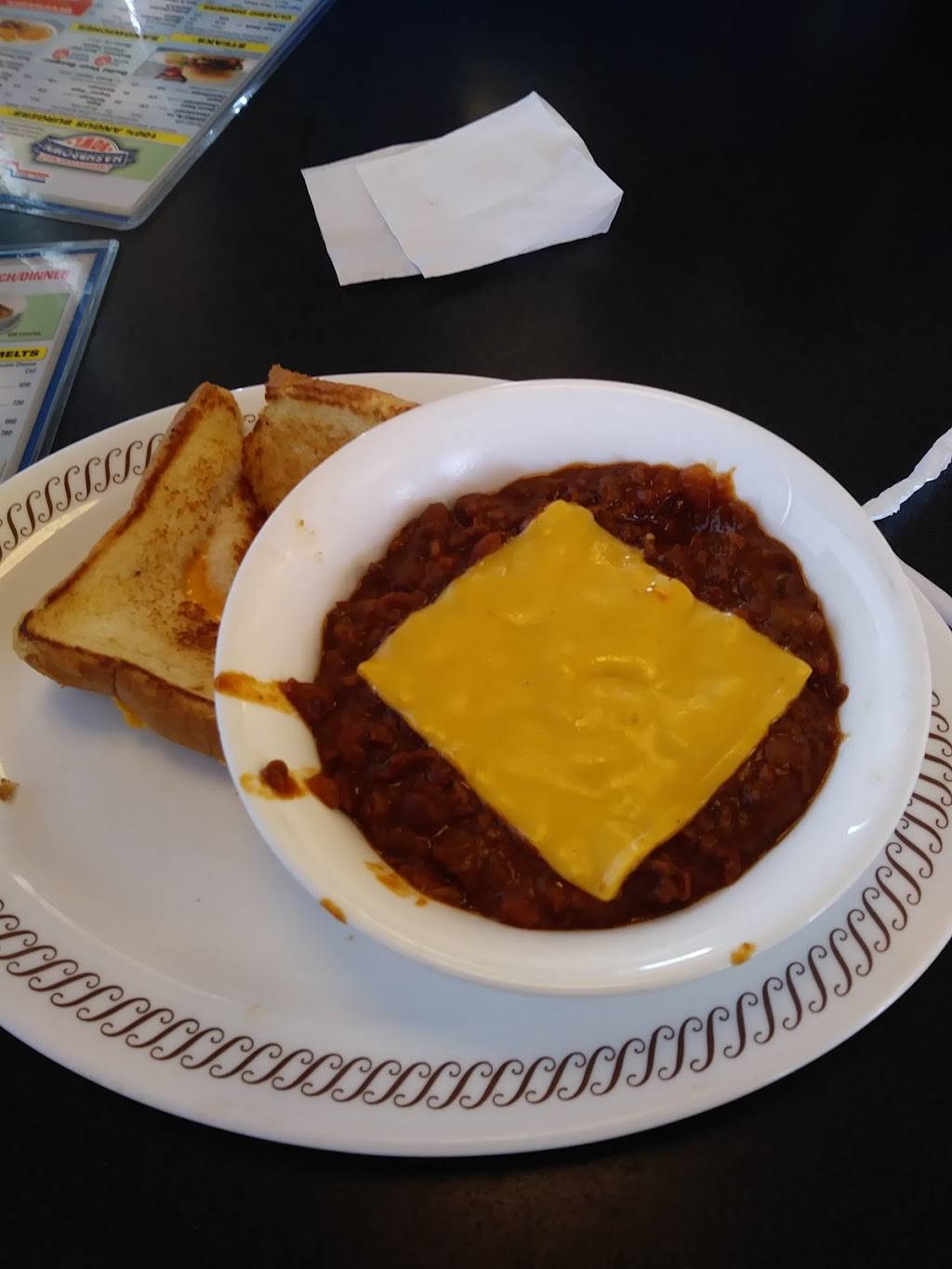 Waffle House | meal takeaway | 375 N Hwy 67, Florissant, MO 63031, USA | 3148392275 OR +1 314-839-2275