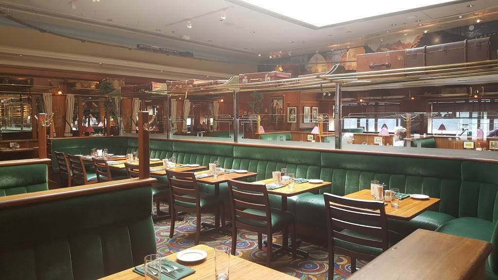 Clydes of Chevy Chase | meal takeaway | 5441 Wisconsin Ave, Chevy Chase Village, MD 20815, USA | 3019519600 OR +1 301-951-9600