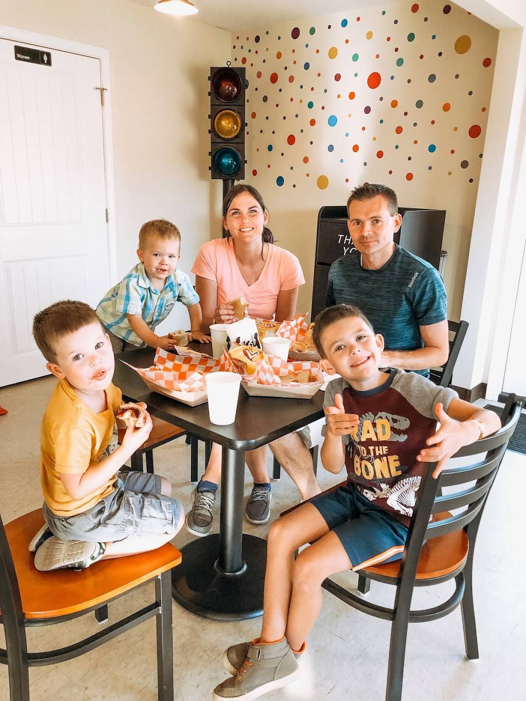 Cave City Creamery | restaurant | 201 Hubbard Ln, Cave City, KY 42127, USA | 2705478312 OR +1 270-547-8312