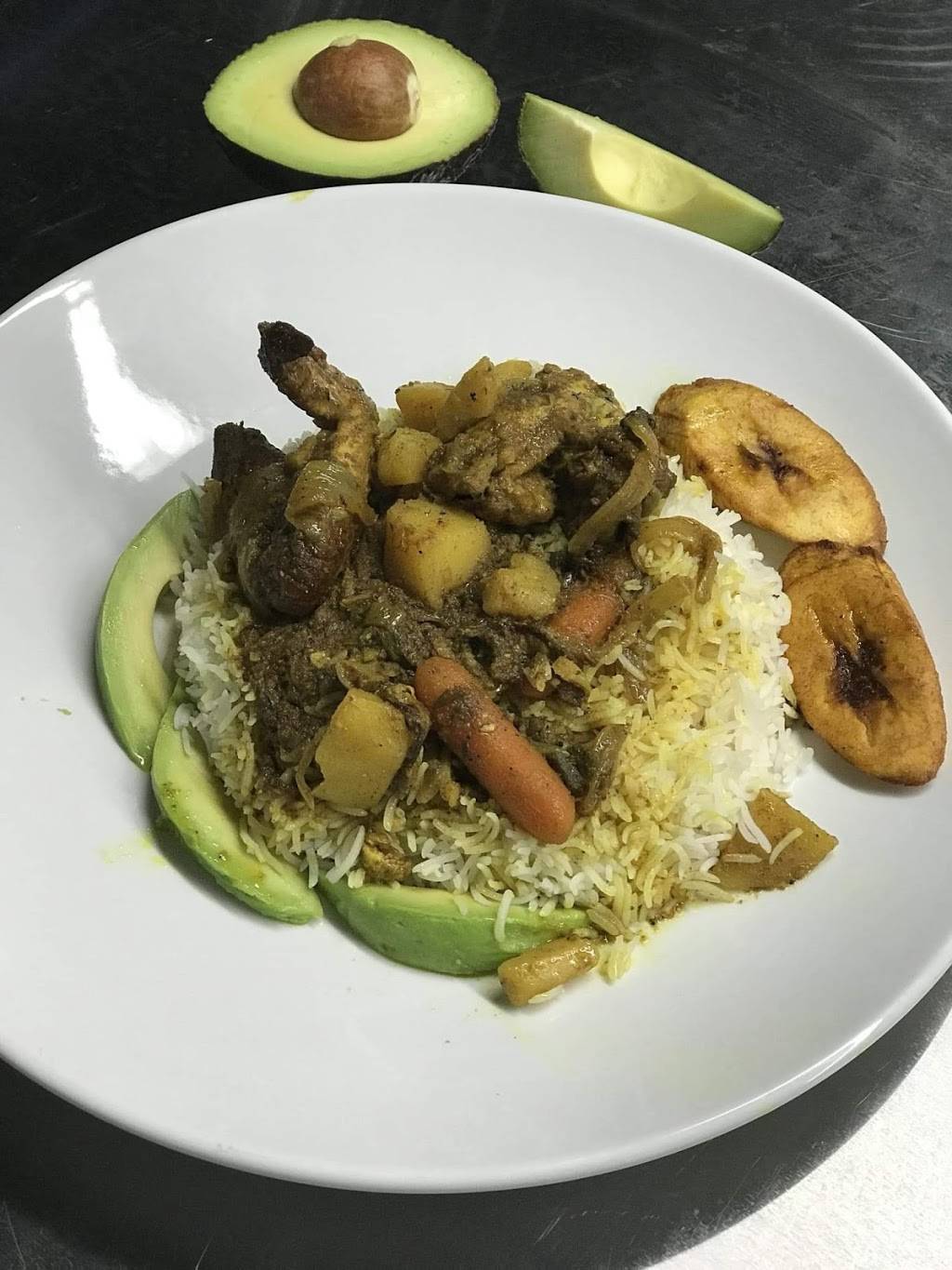 Africa House Lounge And Cafe | restaurant | 2816 Crums Ln, Louisville, KY 40216, USA | 5023847240 OR +1 502-384-7240