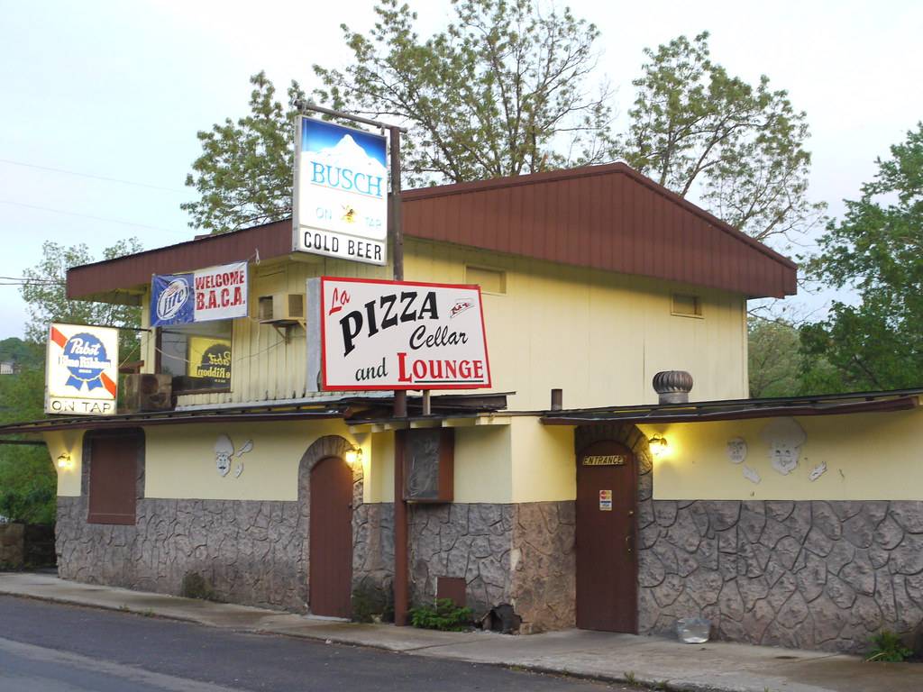 Pizza Cellar | restaurant | 3015 State Hwy 176, Rockaway Beach, MO 65740, USA | 4175614709 OR +1 417-561-4709