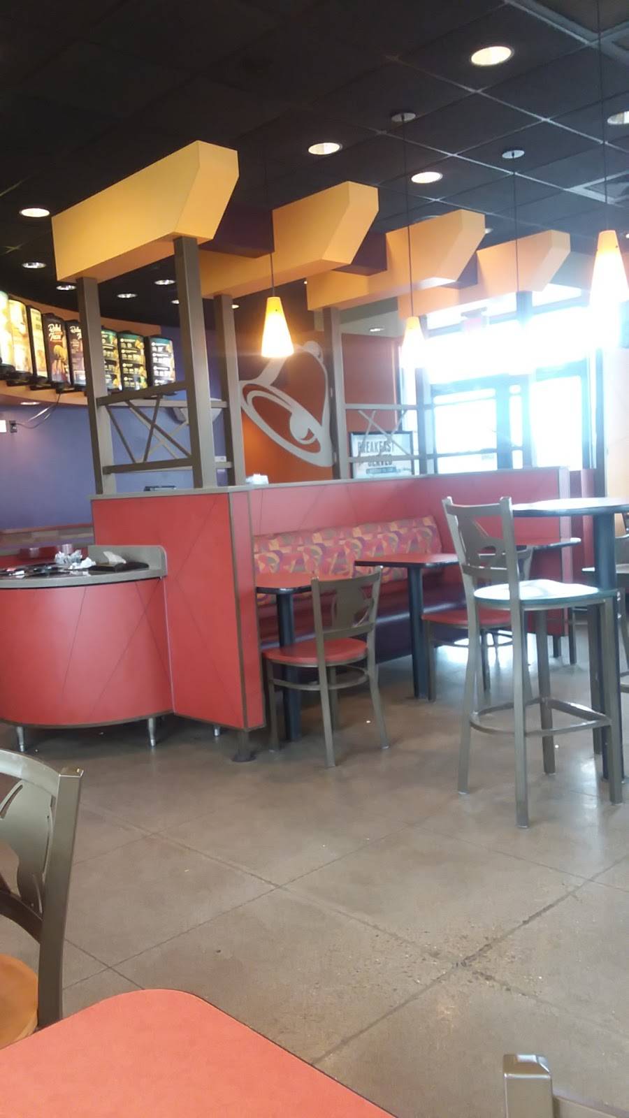 Taco Bell | meal takeaway | 712 S Commercial St, Harrisburg, IL 62946, USA | 6182524600 OR +1 618-252-4600