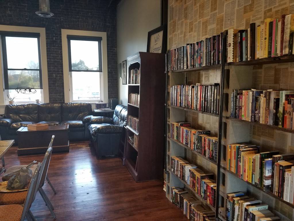 Porter Books and Bread | cafe | 5719 Lawton Loop E Dr, Indianapolis, IN 46216, USA | 3173885046 OR +1 317-388-5046