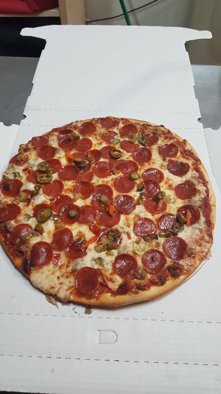 Charlie Foxs Pizzeria | meal delivery | 131 S Batavia Ave, Batavia, IL 60510, USA | 6307613333 OR +1 630-761-3333