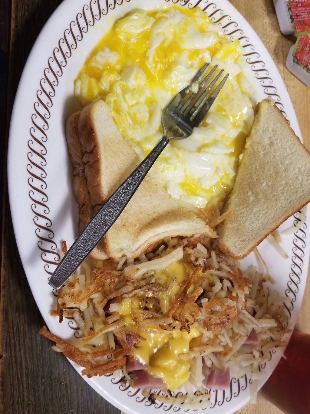 Waffle House | meal takeaway | 2505 E Walnut Ave, Dalton, GA 30720, USA | 7062176257 OR +1 706-217-6257