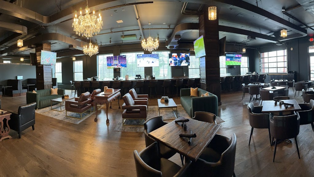Suite 200 Sports Grille | restaurant | 3000 Heritage Walk floor 2, Milton, GA 30004, USA | 6784047304 OR +1 678-404-7304