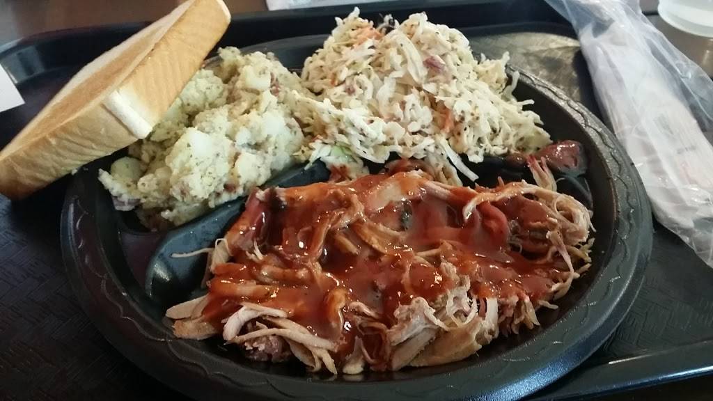 Smoke-n-hot BBQ | restaurant | 2363 Albert P Brewer Hwy b, Anniston, AL 36201, USA | 2563101372 OR +1 256-310-1372