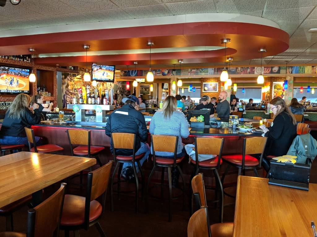 Applebee's Grill + Bar 1018 Meadowlands Dr, St Paul, MN 55127, USA