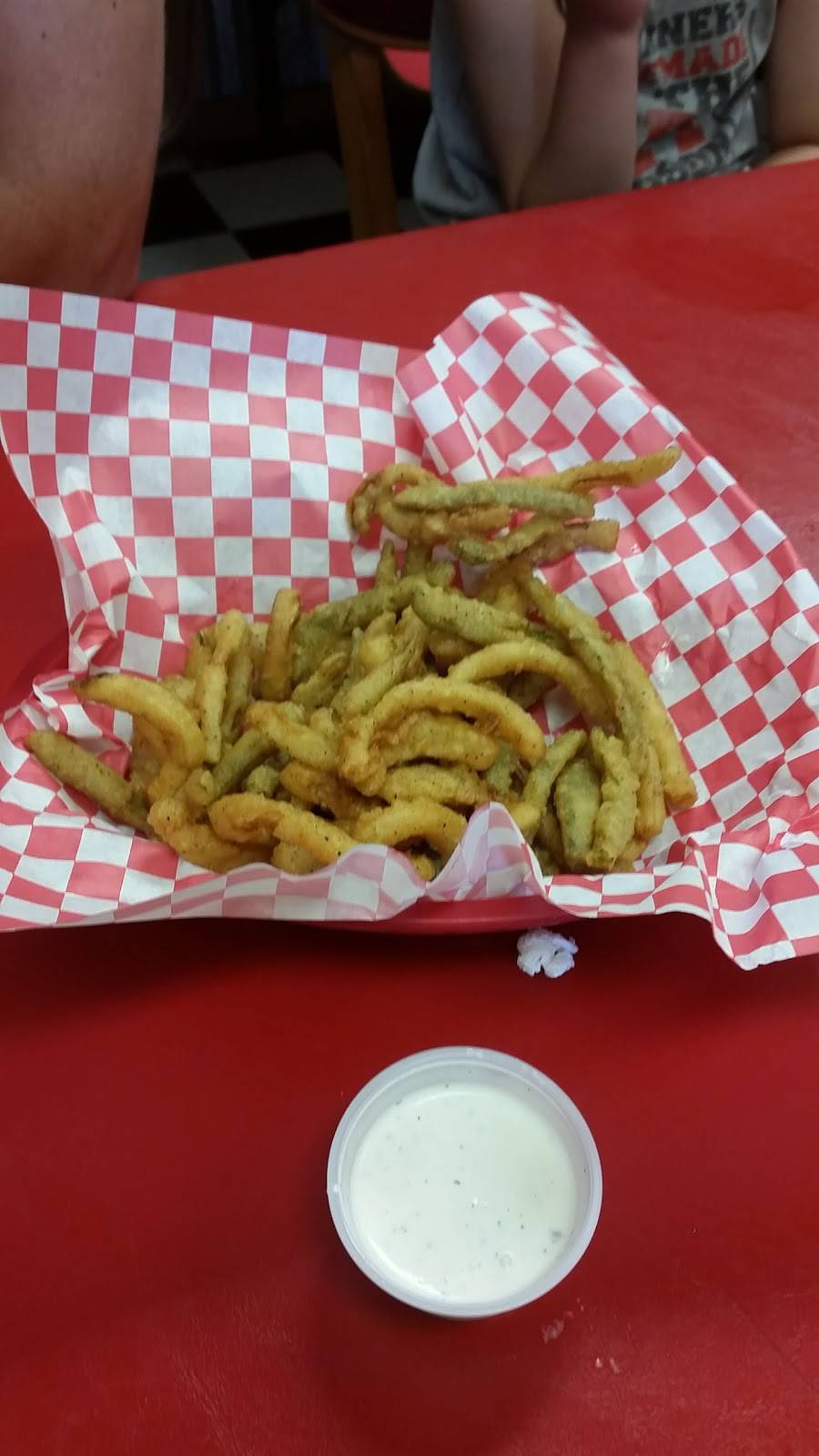 Olde Feed Barn | restaurant | 702 E Cherokee Ave, Sallisaw, OK 74955, USA | 9187760609 OR +1 918-776-0609