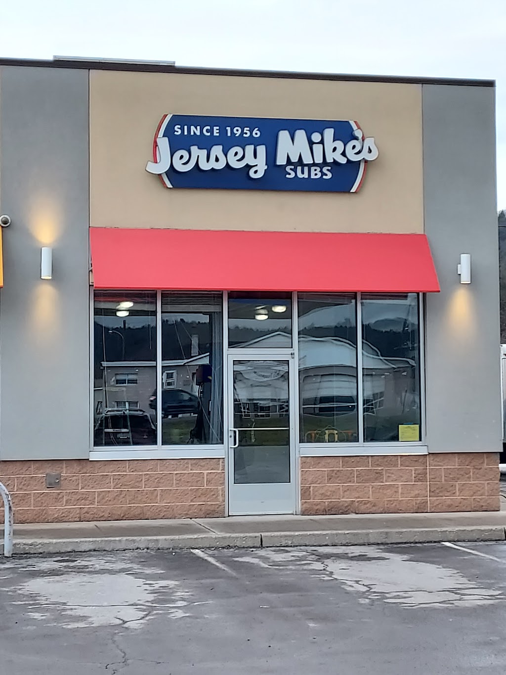 Jersey Mikes Subs | meal takeaway | 2 Lane Hill Rd Suite 3, Tunkhannock, PA 18657, USA | 5705723670 OR +1 570-572-3670