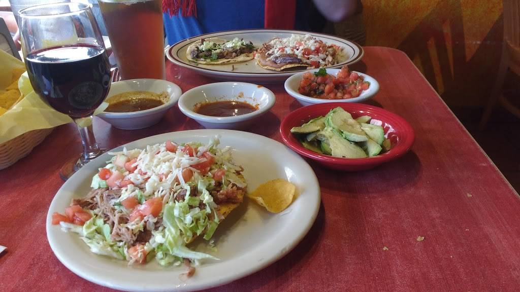Taco Lobo | restaurant | 117 W Magnolia St, Bellingham, WA 98225, USA | 3607560711 OR +1 360-756-0711