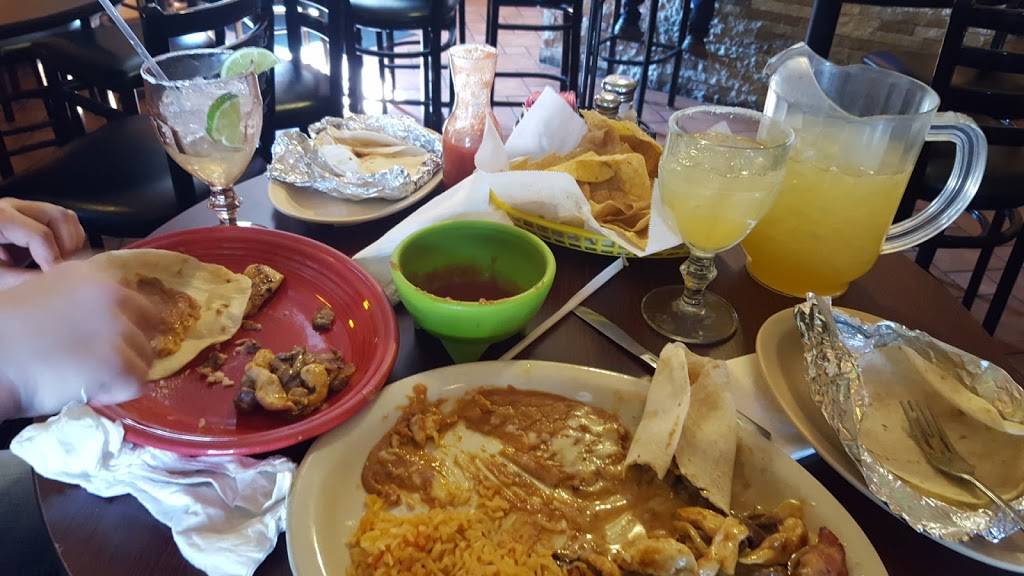 El Mariachi | restaurant | 4587 Hunter Ln, Byrnes Mill, MO 63051, USA | 6363755115 OR +1 636-375-5115