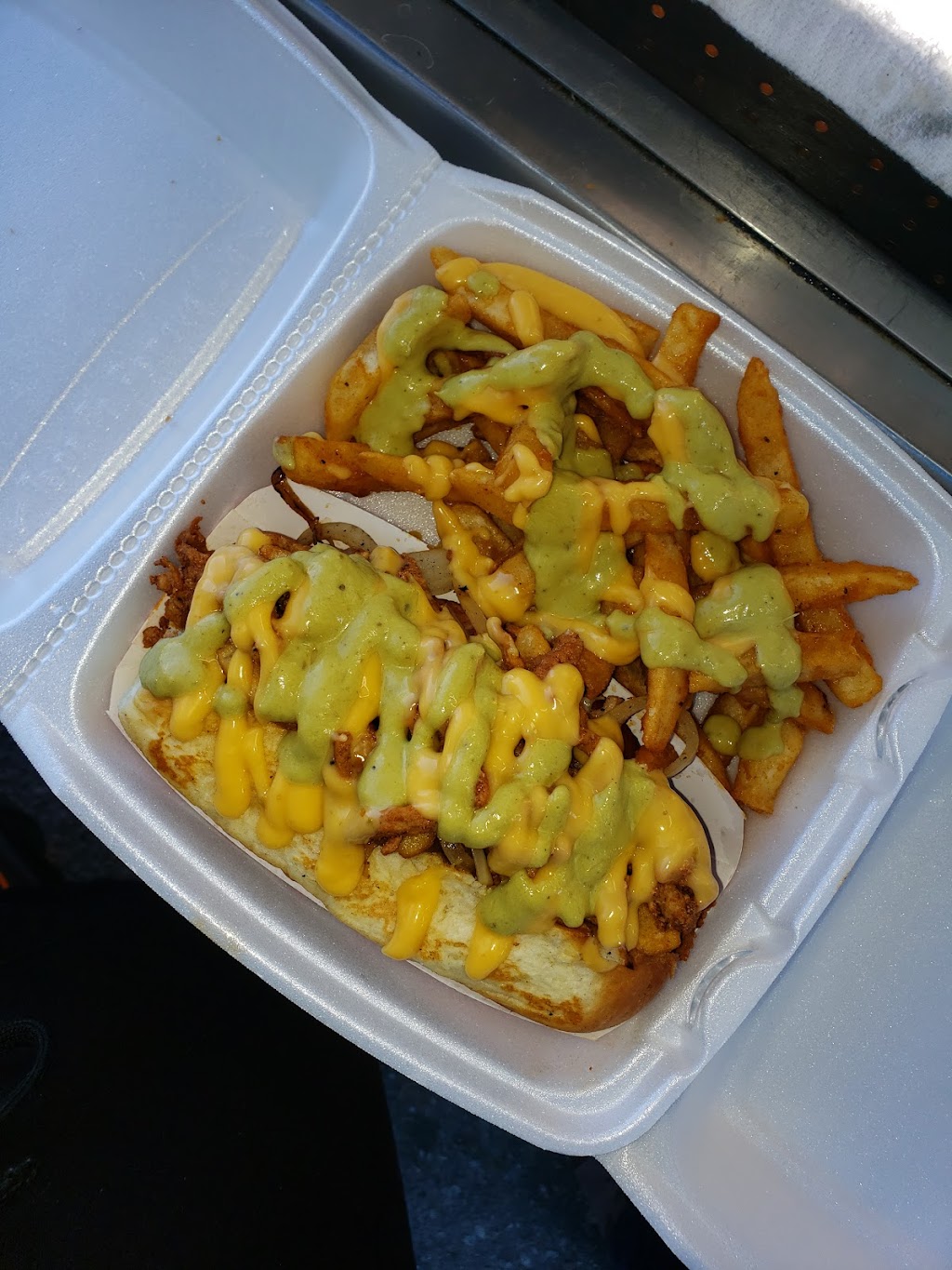 ELatino Dogos y Hamburgesas | restaurant | 1809 N Broadway St Ste H, Wichita, KS 67214, USA | 3163587360 OR +1 316-358-7360