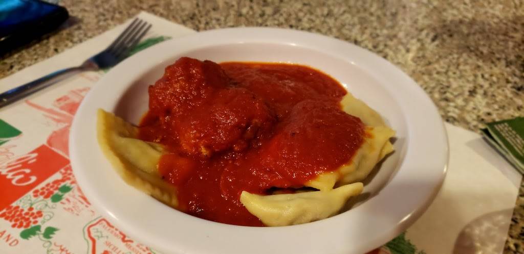 Revellos | meal takeaway | 502 S Main St, Old Forge, PA 18518, USA | 5704579843 OR +1 570-457-9843