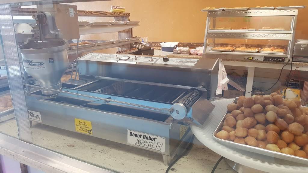 Louisiana Donuts & Pastries | bakery | 3624 FM 365, Nederland, TX 77627, USA | 4093444432 OR +1 409-344-4432