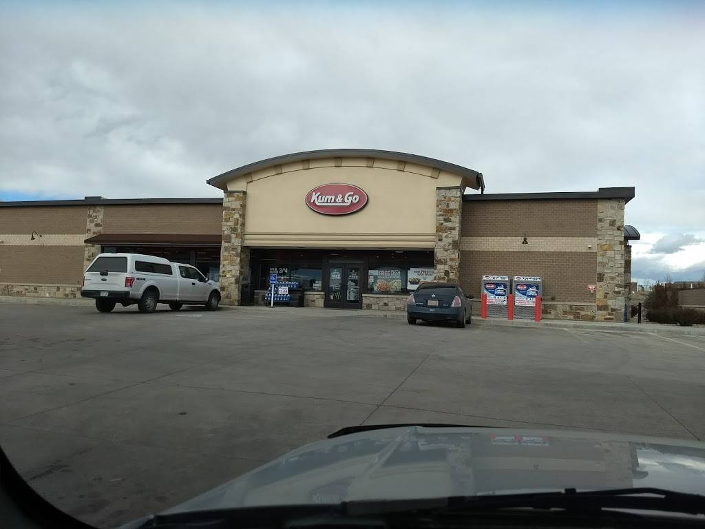 Kum & Go | meal takeaway | 2999 Bonanza Dr, Erie, CO 80516, USA | 7209741604 OR +1 720-974-1604
