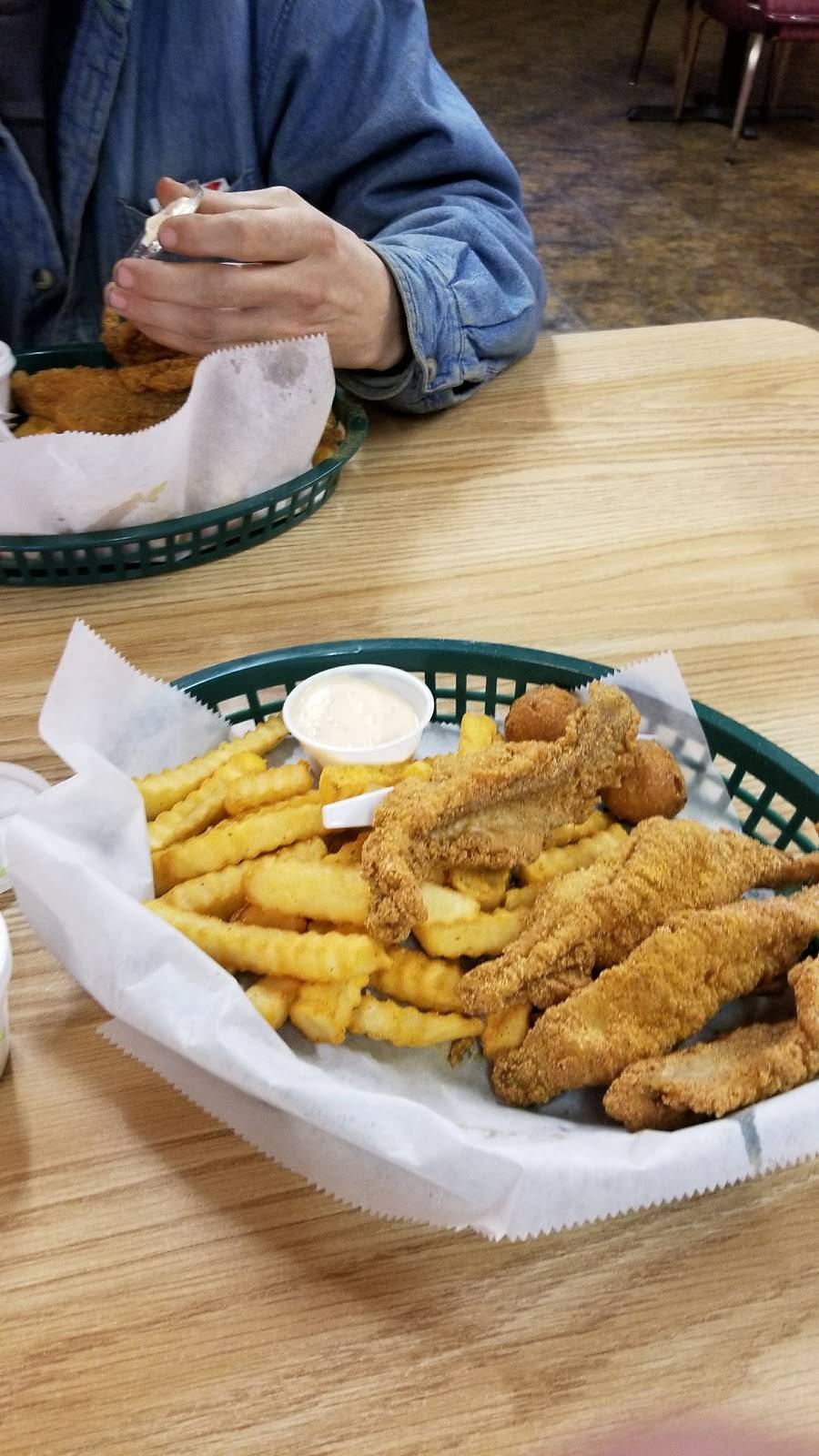 D & L's Catfish Shack - Restaurant | 3706 S Mendenhall Rd ...