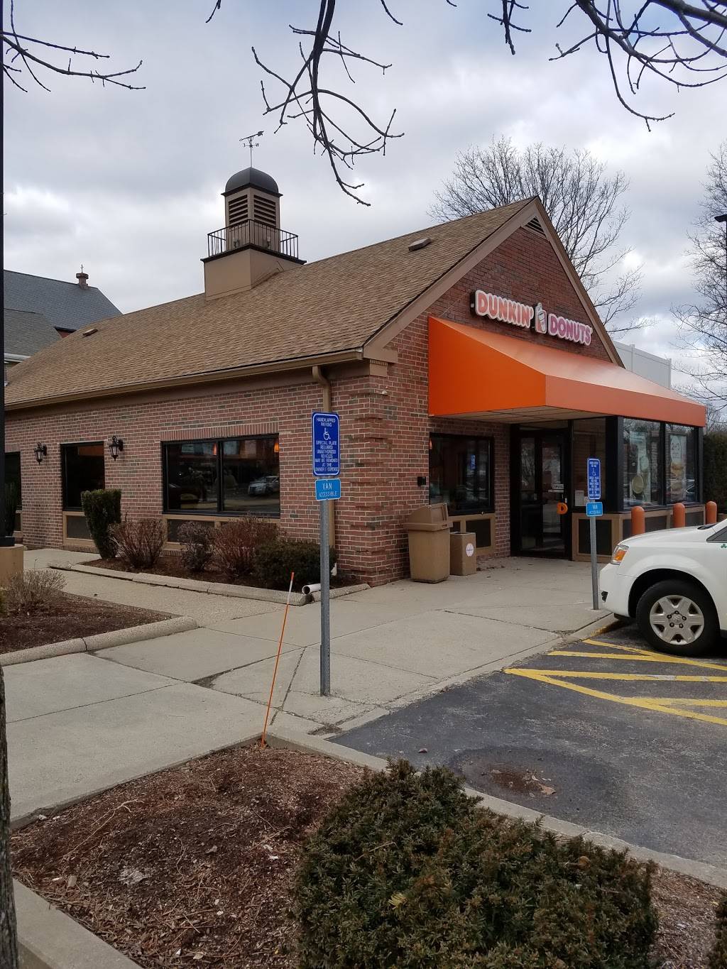 Dunkin | bakery | 50 E Central St, Natick, MA 01760, USA | 5086470161 OR +1 508-647-0161