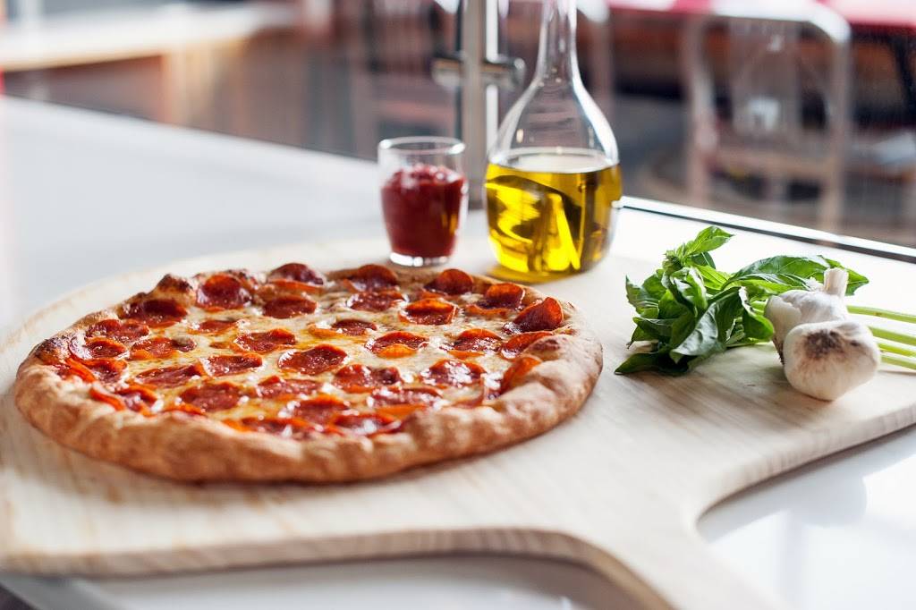 Rovente Pizzeria - Tigard | restaurant | 13727 SW Pacific Hwy Suite# 200, Tigard, OR 97223, USA | 5037477848 OR +1 503-747-7848