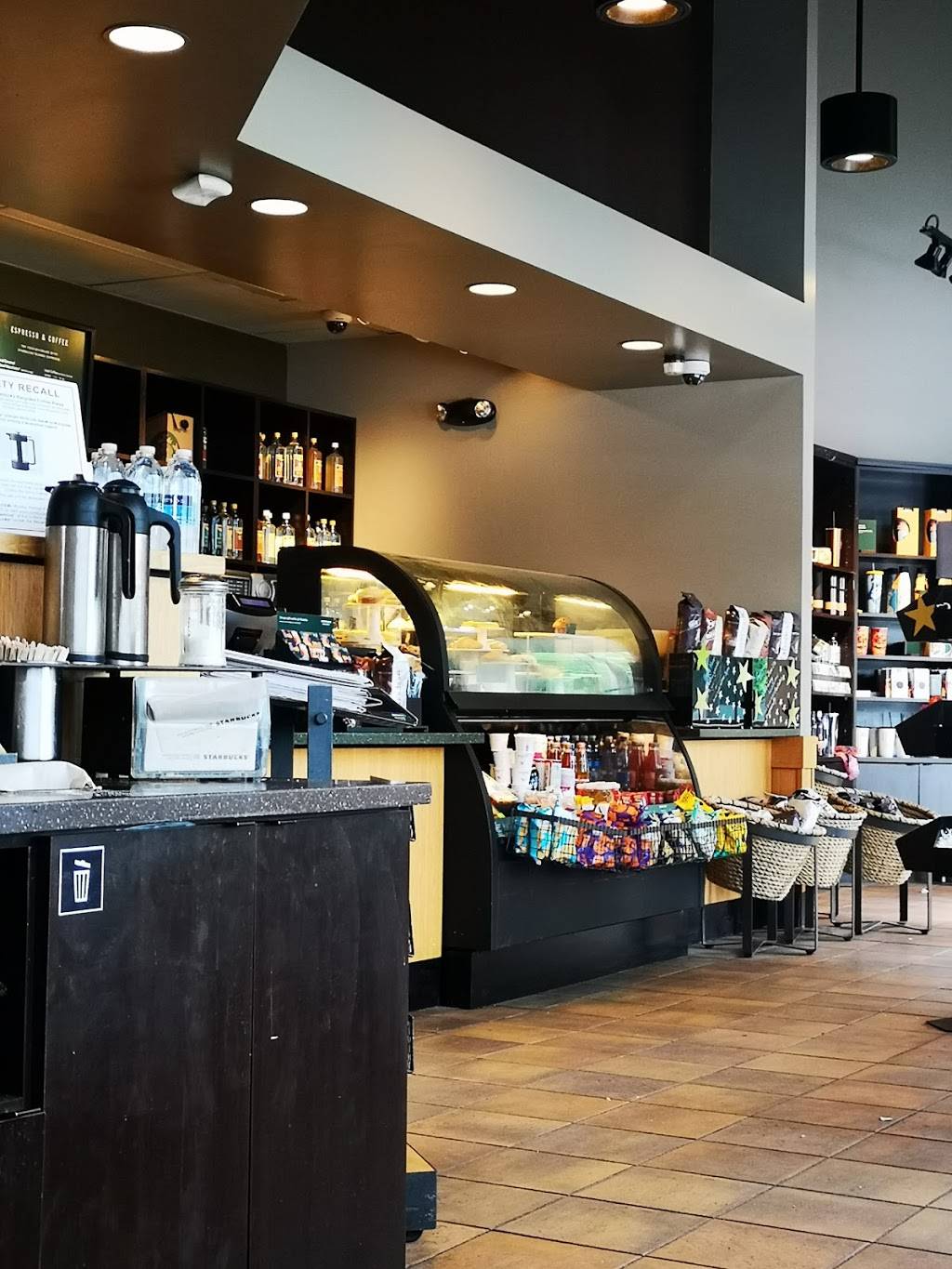 Starbucks | cafe | 613 Queen St, Southington, CT 06489, USA | 8606216611 OR +1 860-621-6611