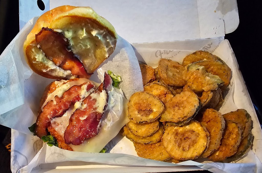 Slim Chickens | meal takeaway | 2461 Western Blvd, Jacksonville, NC 28546, USA | 9103781611 OR +1 910-378-1611