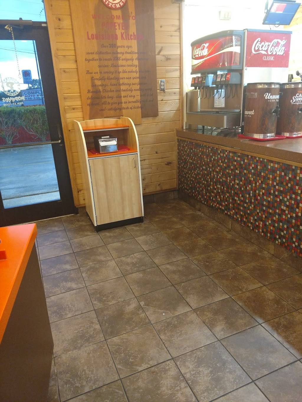 Popeyes Louisiana Kitchen | restaurant | 1710 US-90, Liberty, TX 77575, USA | 9363365665 OR +1 936-336-5665