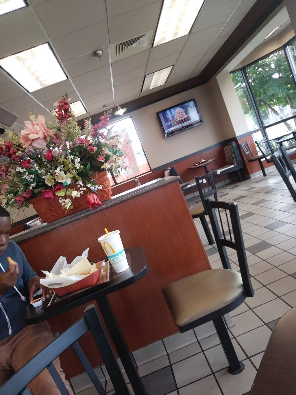 McDonalds | cafe | 1582 Mentor Ave, Painesville, OH 44077, USA | 4406390313 OR +1 440-639-0313