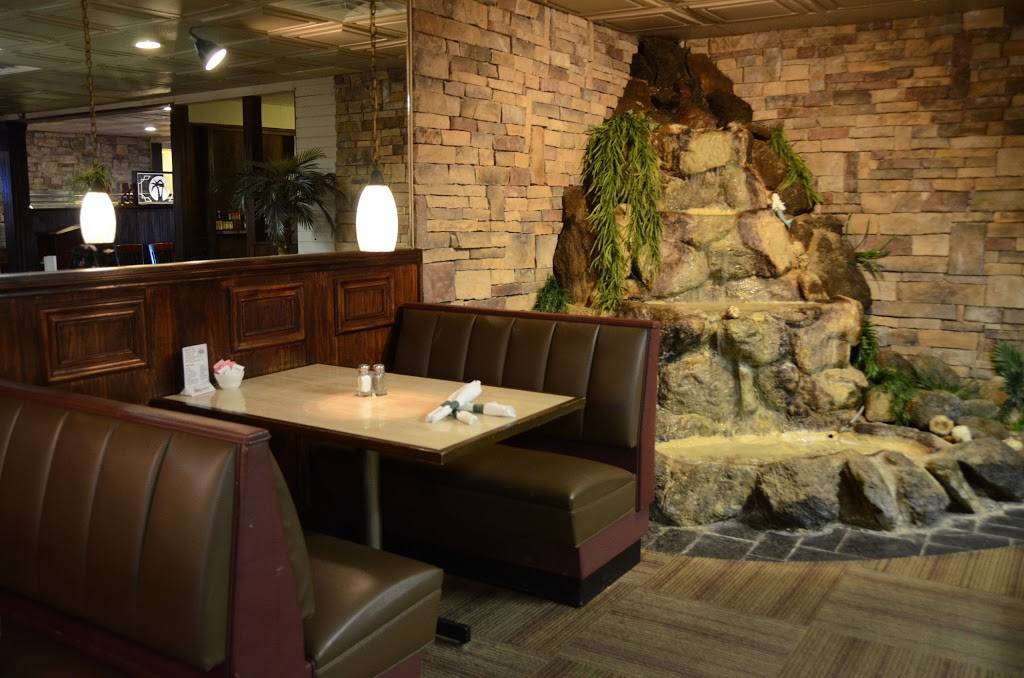 Palms Restaurant and Bar | restaurant | 4920 Avenue O, Fort Madison, IA 52627, USA | 3192461419 OR +1 319-246-1419