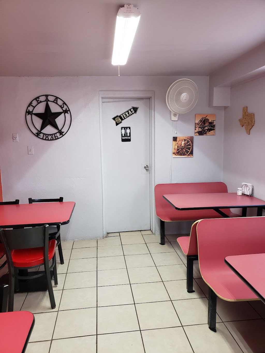 Mr Pollo | restaurant | 1718 W Main St, Rio Grande City, TX 78582, USA | 9564889478 OR +1 956-488-9478