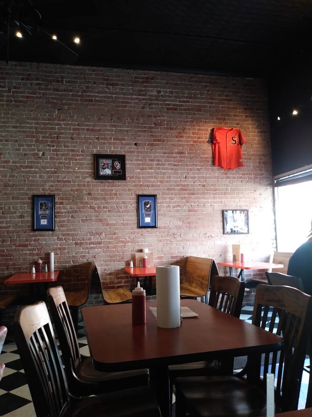 JJs Wing Shack | restaurant | 230 N Oak St, Sallisaw, OK 74955, USA | 9182080649 OR +1 918-208-0649