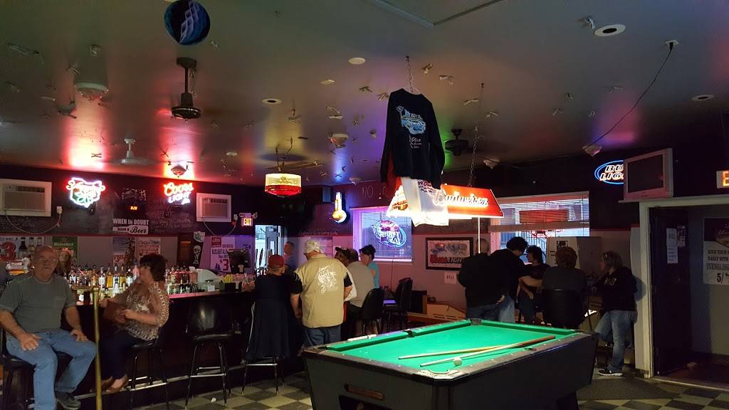 Degees II Patio Bar & Grill | restaurant | 2055 Lake Ave, Ashtabula, OH 44004, USA | 4409926552 OR +1 440-992-6552