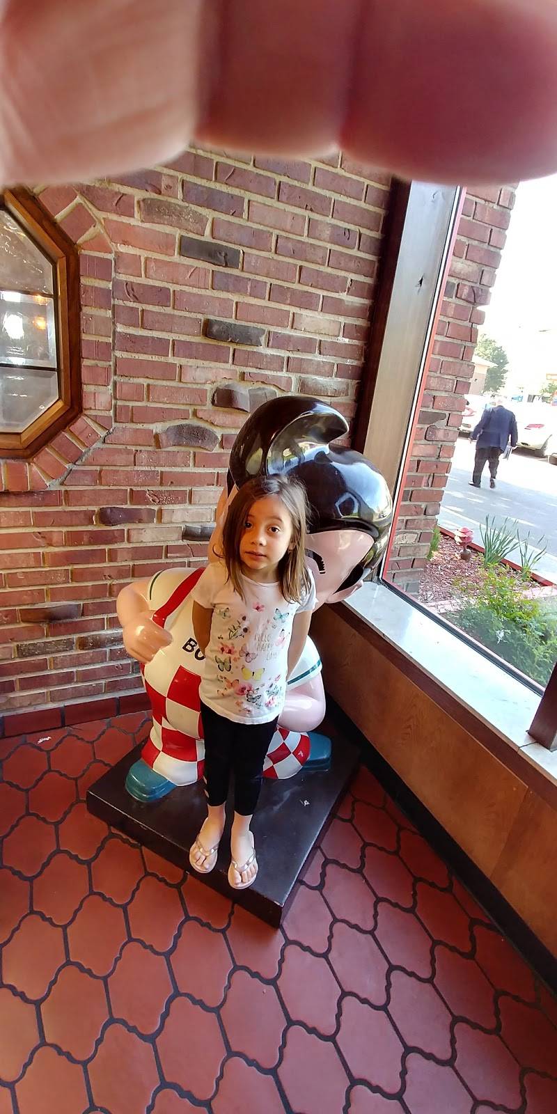 Big Boy | restaurant | 20710 Mack Ave, Grosse Pointe, MI 48236, USA | 3138861991 OR +1 313-886-1991