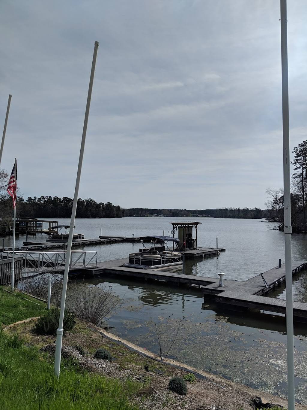 Scallywag's Bar & Grill 700 Lake Forest Dr, New London, NC 28127, USA