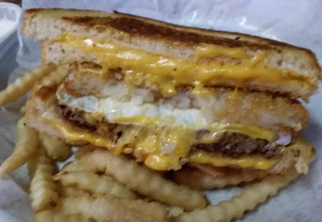 Trackside Bar | restaurant | 13901 Guildford St # H, Waverly, NE 68462, USA | 4027862500 OR +1 402-786-2500