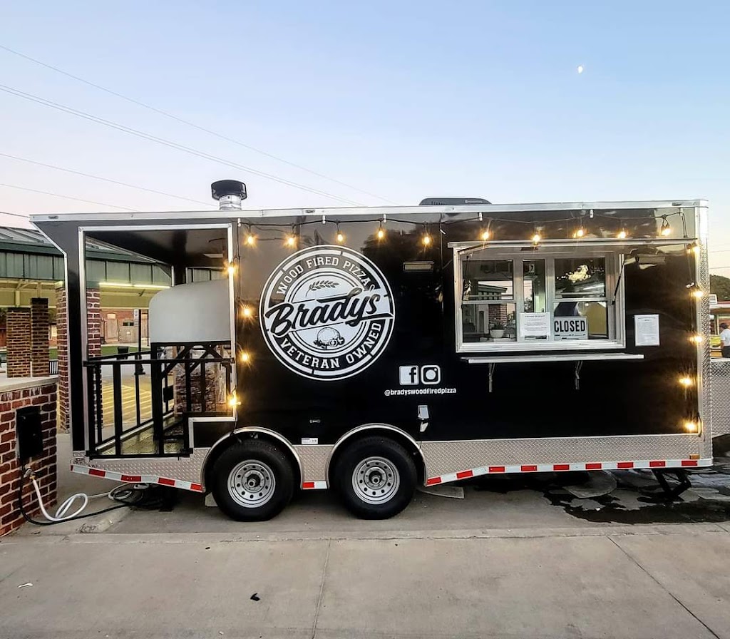Bradys Wood Fired Pizza | meal takeaway | 215 West Elm Street Spot 3, Gainesville, TX 76240, USA | 9409778906 OR +1 940-977-8906