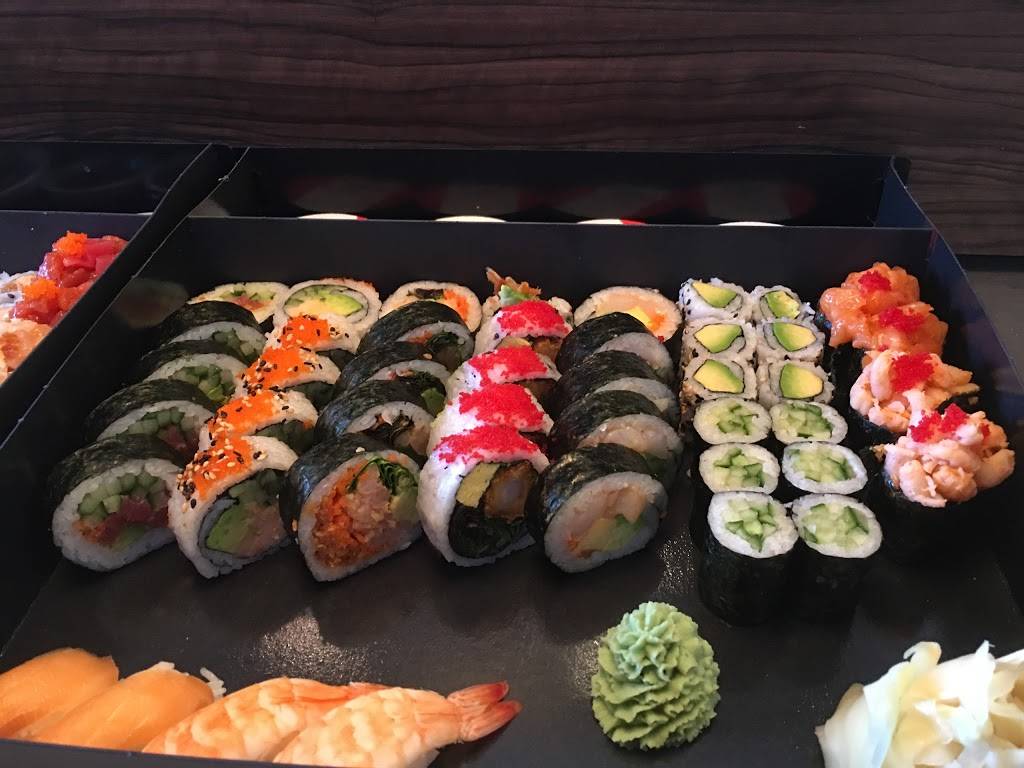 Yuzu sushi | meal takeaway | 884 Boulevard Yvon-LHeureux N, Beloeil, QC J3G 2C9, Canada | 4504647171 OR +1 450-464-7171