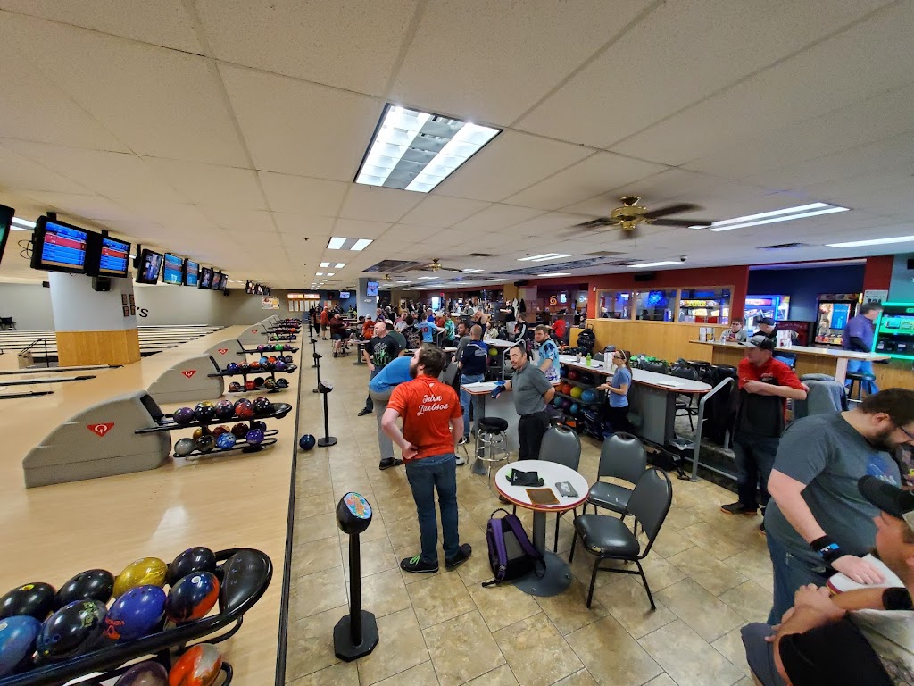 McPetes Sports Bar & Lanes | restaurant | 590 Humboldt Dr, Big Lake, MN 55309, USA | 7632636556 OR +1 763-263-6556