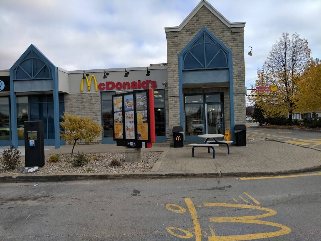 McDonald's Cafe 443 Boulevard AdolpheChapleau, BoisdesFilion, QC