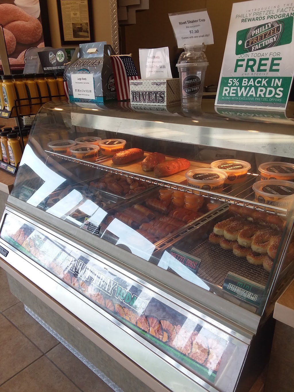 Philly Pretzel Factory | bakery | 1301 W Skippack Pike, Blue Bell, PA 19422, USA | 6102792411 OR +1 610-279-2411