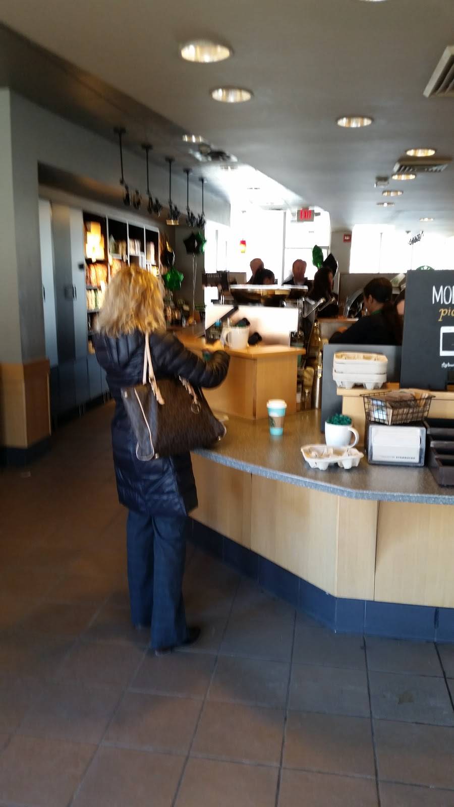 Starbucks | cafe | 938 White Plains Rd, Trumbull, CT 06611, USA | 2034520108 OR +1 203-452-0108