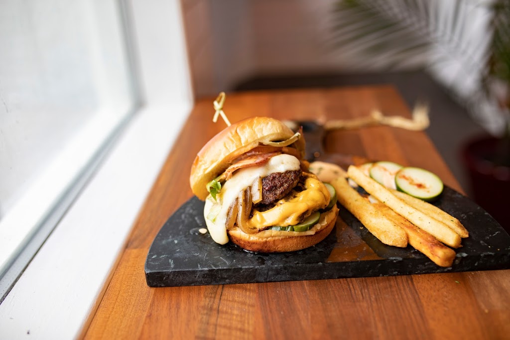 The Burgerly | restaurant | 137 S Main St, New Hope, PA 18938, USA | 2156931198 OR +1 215-693-1198
