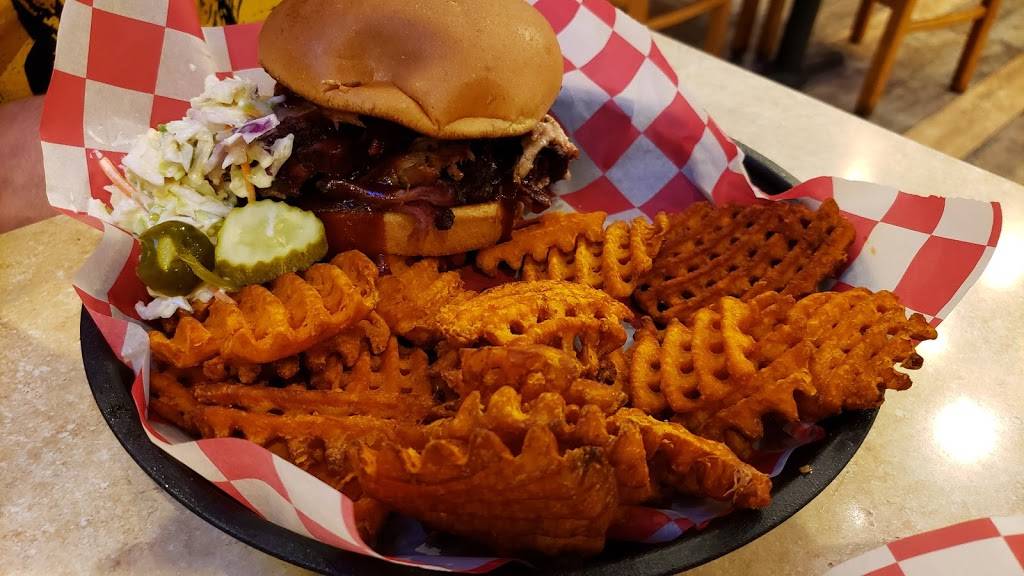 Flat Creek Restaurant | restaurant | 7847 MO-173, Cape Fair, MO 65624, USA | 4175384802 OR +1 417-538-4802