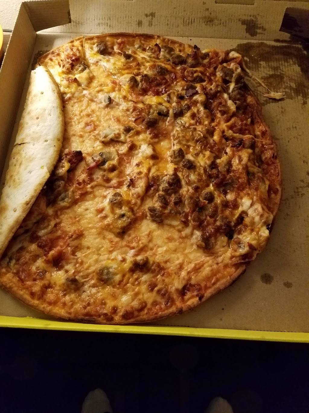 Hungry Howies Pizza | meal delivery | 5711 S Wayne Rd, Wayne, MI 48184, USA | 7343268990 OR +1 734-326-8990