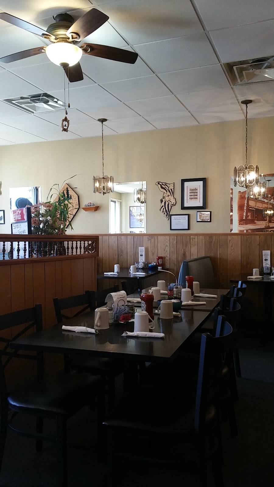Lincoln Way Cafe | cafe | 137 N Elm St, Franklin Grove, IL 61031, USA | 8154562359 OR +1 815-456-2359