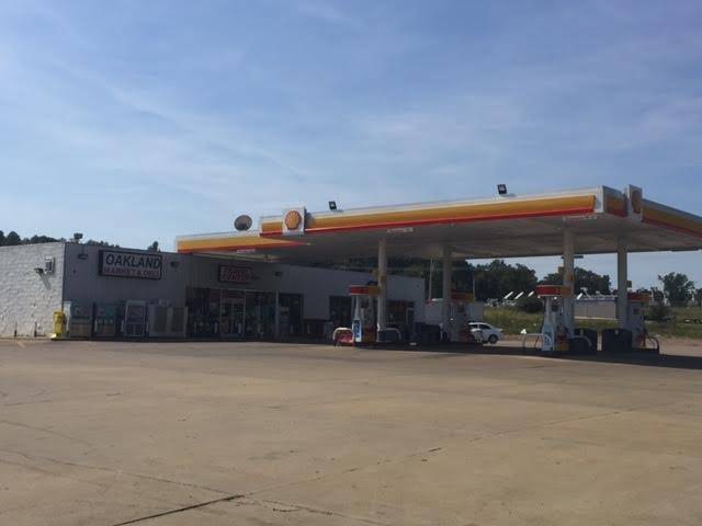 Oakland market and deli | restaurant | 28570 Hwy 32, Oakland, MS 38948, USA | 6626235090 OR +1 662-623-5090