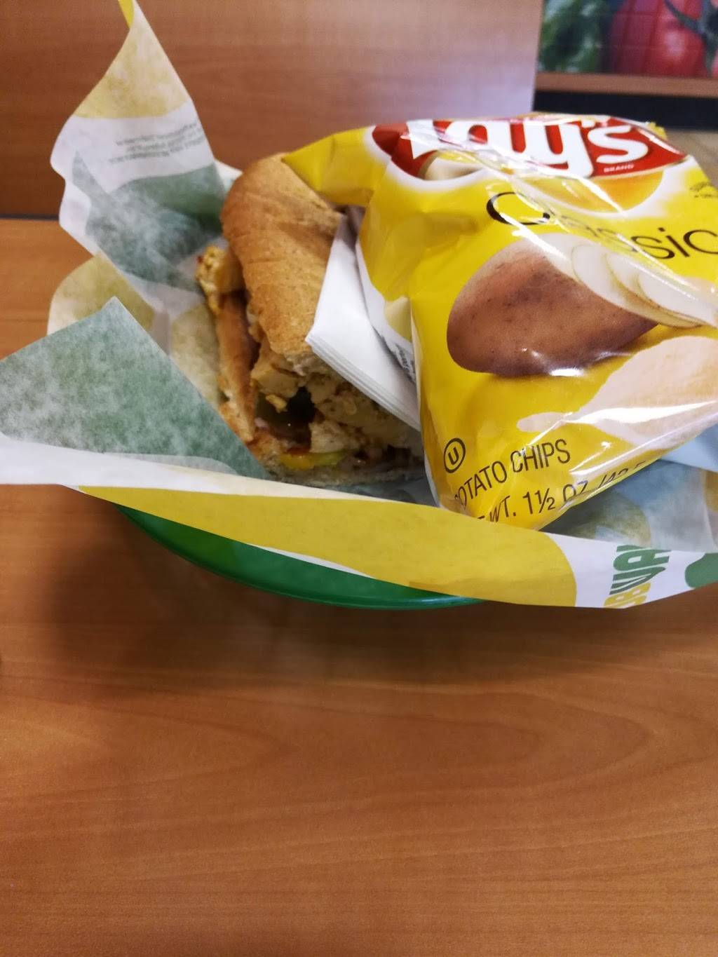 Subway | restaurant | 8065 N Main St, Helen, GA 30545, USA | 7068921000 OR +1 706-892-1000