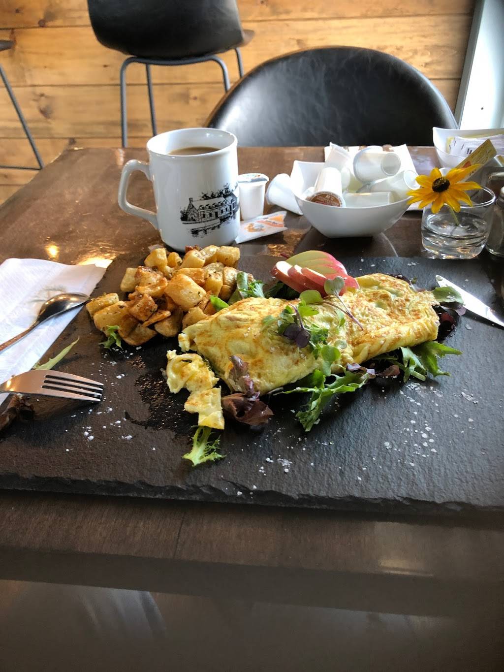 L’Artichaut Bistro Terrasse | restaurant | 300 Avenue du Parc, Saint-Gabriel-de-Brandon, QC J0K 2N0, Canada | 4508357300 OR +1 450-835-7300