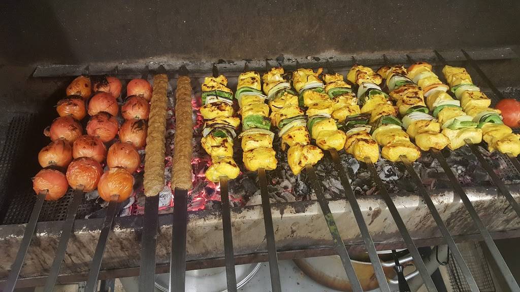 Restaurant Persia | restaurant | 6710 Rue Saint-Jacques #105, Montréal, QC H4B 1V8, Canada | 5144898484 OR +1 514-489-8484