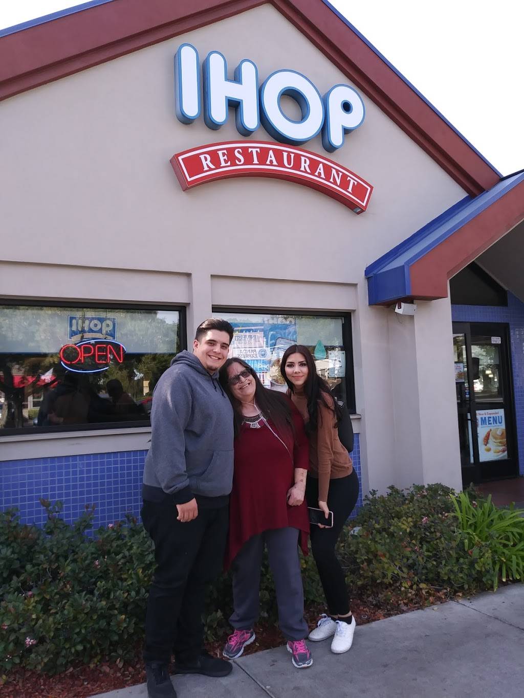 IHOP | bakery | 5851 University Ave, San Diego, CA 92115, USA | 6192658602 OR +1 619-265-8602